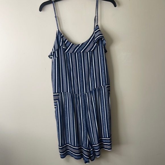 LOFT Blue and White Striped Women Shorts - Picture 1 of 8